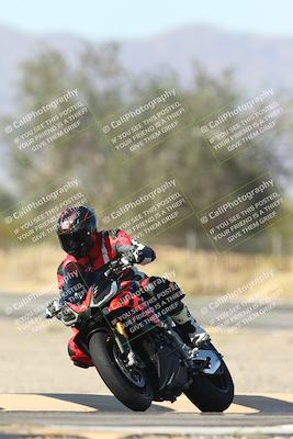 media/Dec-01-2025-Moto Forza (Mon) [[2daa91e15f]]/2-Intermediate Group/Session 3 (Turn 3)/